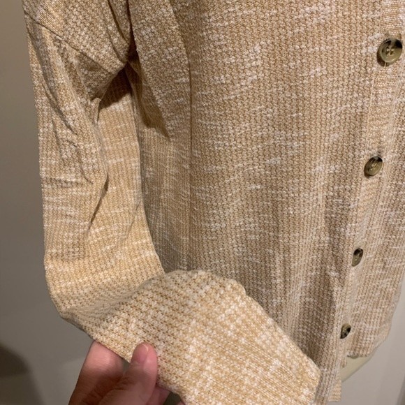 Pink Rose vintage long sleeve button down top. Size medium   Nice fall yellow - Picture 5 of 7